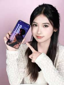 <span class=keywords><strong>realme</strong></span> GT8, Teléfono Móvil <span class=keywords><strong>Android</strong></span> 5G con Pantalla AMOLED de <span class=keywords><strong>6</strong></span>.79 Pulgadas y 144 Hz, Batería de 7000 mAh, Carga Rápida de 100 W, Resistente al Agua IP68 e IP69 - Product Image 4