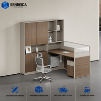 Bureaux pour employés, bureaux financiers, armoires de rangement, armoires hautes, bureaux à cloisons, bureaux de bureau en bois