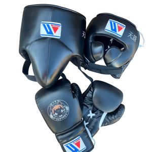 Guantes de Boxeo Profesionales Personalizables de Cuero, Diseño de Dedos Completos, Cierre con Cordones, Correa de Muñeca Ajustable con Gancho y Bucle - Product Image 1