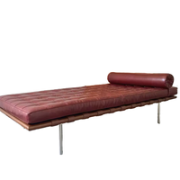 Canapé-lit Chesterfield en cuir pleine fleur avec cadre en bois d'orme massif, capitonné, pour hôtel et école