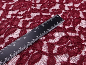 Vải ren thun jacquard ba chiều màu đỏ rượu vang, mềm mại, thân thiện với da và tiết kiệm chi phí, dùng cho váy và trang phục dạ hội. - Product Image 2
