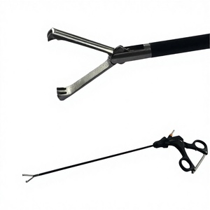 Pinzas Quirúrgicas Bombay Medico, Instrumento Manual Giratorio para Uso Hospitalario, Clase II, con 1 Año de Garantía - Product Image 1