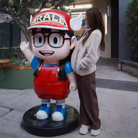 Escultura de Arale con Traje Rojo, Estatua de Arale, Figura de Anime Grande de Fibra de Vidrio para Exhibición en Escaparates