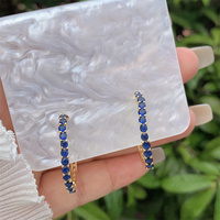 Boucles d'oreilles à la mode en zircon plaqué or 18 carats dans divers styles pour un usage quotidien, des cadeaux élégants et rétro