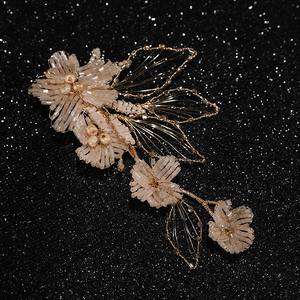 <span class=keywords><strong>Accessori</strong></span> da sposa fatti a mano <span class=keywords><strong>per</strong></span> donne copricapo da sposa perline fiore foglia fermaglio <span class=keywords><strong>per</strong></span> capelli <span class=keywords><strong>per</strong></span> le <span class=keywords><strong>damigelle</strong></span> <span class=keywords><strong>per</strong></span> gli anniversari - Product Image 4