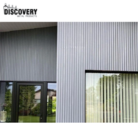 Panneau WPC imperméable pour décoration extérieure de façade de maison Revêtement mural composite léger et durable anti-UV en plastique