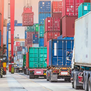 La empresa de producción de contenedores profesionales Fujian Xiamen proporciona contenedores para el envío - Product Image 1