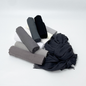Venta al por mayor Premium turco borla gris oscuro sólido sombreado chal bufanda larga para mujeres algodón Dupatta velo Hijabs mujeres musulmanas 2025 - Product Image 3