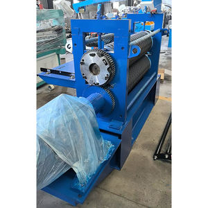 Máquina Profesional de Conformado de Tejas Metálicas con Control PLC, Rodamientos de Engranajes, Paneles de Pared con Relieve, 380V, Ancho de Alimentación de 1250mm - Product Image 4