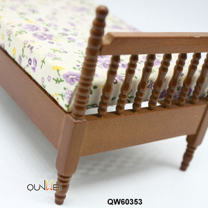 Maison de poupée pour enfant, <span class=keywords><strong>lit</strong></span> peint en Miniature, Roses et fleurs de lys, rose et <span class=keywords><strong>blanc</strong></span>, fleur, QW60353 - Product Image 4