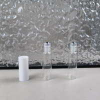 En stock blanc clair 10ml bouteille à bille roulante vide à double extrémité huiles essentielles rouleau d'huile sur bouteille d'emballage à double tête