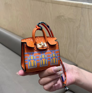 Nuevo estilo de lujo de cuero Pu Mini cartera bolso coche llavero regalo diseñador monedero bolso colgante llaveros - Product Image 6