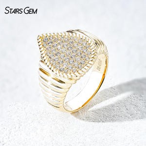 Anillo de Sello Vintage de Oro Amarillo de 10K con Diamante Cultivado en Laboratorio en Forma de Pera Baby Berlingot - Product Image 1