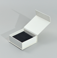 Boîte d'emballage carrée portable en carton biodégradable, imperméable, avec lamination mate, pour bijoux, montres, lunettes, avec doublure en éponge
