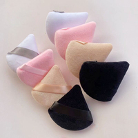 Ensemble de houppettes à poudre triangulaires roses (inclut 2 pièces et une pochette réutilisable transparente lavable) par Beauty Creations