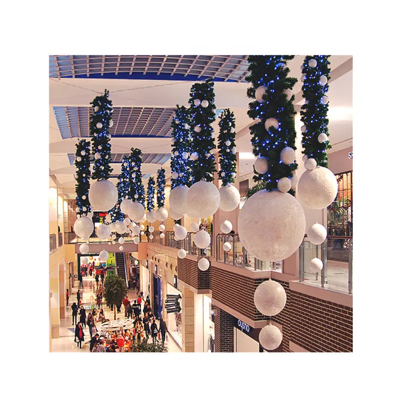 큰 polyfoam 빛나는 공 및 조명 크리스마스 화환 쇼핑몰 장식