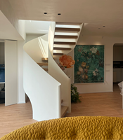 Escalier en colimaçon moderne de haute qualité VIKO avec éclairage LED et garde-corps en verre, escalier intérieur