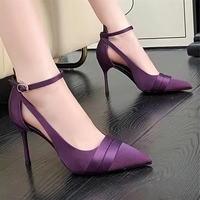 Sandales à talons aiguilles en satin violet de luxe pour femmes, avec bout pointu et talon fin, idéales