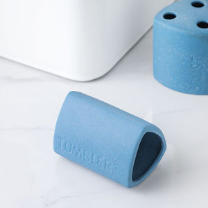 Ensemble de 4 accessoires de salle de bain en céramique classiques et luxueux, comprenant un porte-brosse à dents et un gobelet pour le bain de bouche, pour les hôtels - Product Image 4