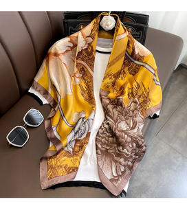 Bufanda de seda sintética para <span class=keywords><strong>mujer</strong></span> con estampado de flores a la moda europea <span class=keywords><strong>americana</strong></span> Chic Universal Square Neck and Head Cover para todas las edades - Product Image 2