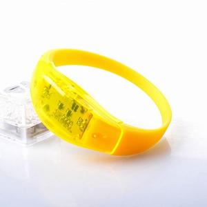 Pulseras LED <span class=keywords><strong>de</strong></span> Silicona Personalizadas que Brillan en la Oscuridad Activadas por Sonido con Control por Voz para <span class=keywords><strong>Fiestas</strong></span> - Product Image 4