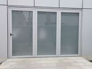 Portes patio pliantes en aluminium et verre à prix d'usine, ouverture pliable, isolation thermique, utilisation en supermarché, personnalisables - Product Image 3