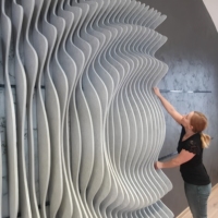Panneaux de façade extérieurs en aluminium courbé à prix d'usine pour centres commerciaux, magasins de détail, murs rideaux, ignifuges et imperméables