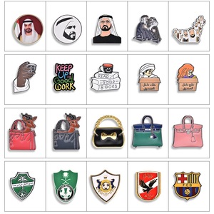 Insignias Metálicas Personalizadas de Gran Volumen con Diseños Adorables, Logotipos Personalizados, Pegatinas Metálicas, Calcomanías para Teléfonos - Product Image 2