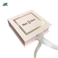Boîte de présentation en papier mat recyclé rose personnalisé avec fente pour tampon en mousse de velours noir estampage de logo pour emballage de jeu de montres bijoux