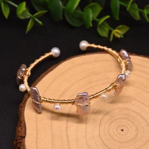Bracelet ajustable à manchette ouverte en perles, fait main, enroulé de fil, plaqué or, perles d'eau douce, bracelet créatif en perles - Product Image 3