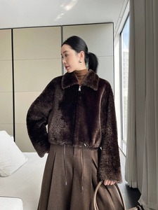 Manteau court décontracté en fourrure pour femme, élégant, en véritable peau de mouton et fourrure d'agneau - Product Image 1