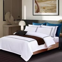 Parure de lit de luxe pour hôtel, 4 pièces, housse de couette, drap, taie d'oreiller, accepte les petites commandes pour les auberges