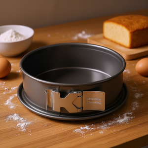 ถาดอบเค้ก Kaiser Springform ขนาด 24 ซม. พร้อมระบบล็อคแบบ Safe Click สำหรับการอบ - Product Image 3