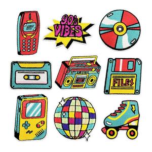 Parches Bordados Termoadhesivos con Diseño de Consola de Videojuegos Retro de los 90, Música, DVD, Cinta y Radio - Product Image 1
