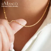 Collier chaîne en acier inoxydable de style chic neutre eManco Fashion, parfait pour le lieu de travail et les dîners d'affaires.