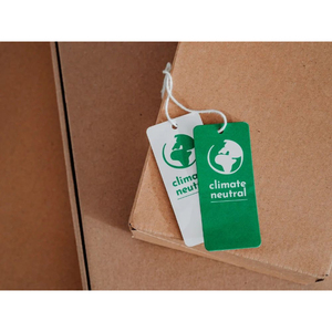 ป้ายแขวนกระดาษแข็งขนาด 2.5 นิ้ว ป้ายโลโก้ขายดี ป้ายเสื้อผ้า ป้ายพิมพ์ ป้ายติดเสื้อผ้า - Product Image 2