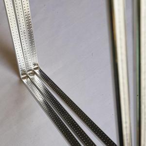 Barra Espaciadora Flexible de Aluminio 14.5A 3003, Juntas de Esquina Modernas para Puertas de Vidrio, Fácil Instalación - Product Image 1