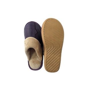 Pantofole Invernali Essenziali per la Casa in Pelle Bovina e PVC con Interno in Flanella, Comode e Morbide, Disponibili in 8 Colori, Alcuni in Stock - Product Image 3