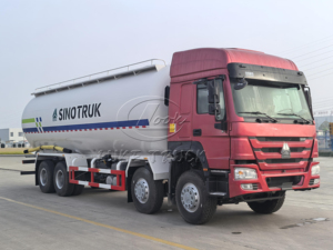 รถบรรทุก HOWO 8X4 35M3 สำหรับขนส่งวัสดุแบบเทกอง พร้อมระบบเป่าลมสำหรับขนถ่ายปูนซีเมนต์และผงแร่ - Product Image 6