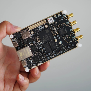 Kit de Desarrollo SDR con Carcasa Acrílica Edición Maker 9363, Compatible con AD9361 PlutoSDR, Soporte de Porteo FMCOMMS3 - Product Image 5
