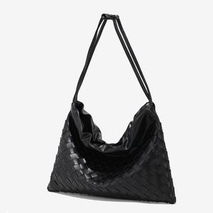 时尚女式抽绳水桶包大容量手工编织单肩包流行斜挎包在线批发商 - Product Image 2