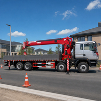 Grue montée sur camion à double usage avec une capacité de levage de 16 tonnes et 5 sections, hauteur de levage maximale de 23,5 mètres