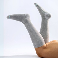 Chaussettes de compression antidérapantes en bambou, hauteur genou, port quotidien, respirantes, personnalisées, grises, antidérapantes, compression 15-20 mmHg