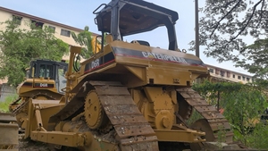 CAT D6R on sale.the car is <strong>in</strong> good condition just work 1800 hour.the price is great.D6H.D6M.D6G2 - Product Image 3