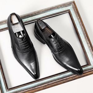 รองเท้าอ็อกซ์ฟอร์ดหนังแท้ทรงสี่เหลี่ยมหัวแหลมแบบผูกเชือก ระบายอากาศได้ดี เหมาะสำหรับใส่ทำงานและโอกาสทางการ สีดำ สำหรับผู้ชาย - Product Image 5