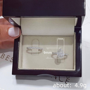 H151 Anello di fidanzamento da donna in oro bianco con diamante taglio a pera, diamante naturale colore D con pietre laterali per matrimonio - Product Image 2