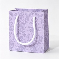 Boîtes à bijoux rigides haut de gamme avec logo personnalisé, doublure en éponge et impression offset pour l'emballage de colliers, bagues et boucles d'oreilles
