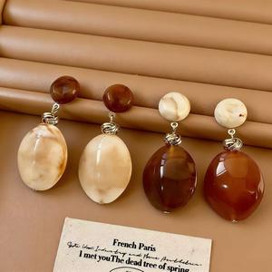 Pendientes de Resina Acrílica Vintage con Baño de Oro e Imitación de Perla, Joyería de Moda para Mujer - Product Image 3