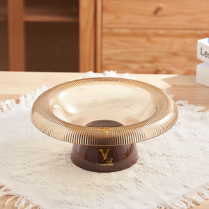 Assiette à fruits en plastique ambré Yilan Home, design rayé rond, pour la présentation de collations lors de fêtes - Product Image 5