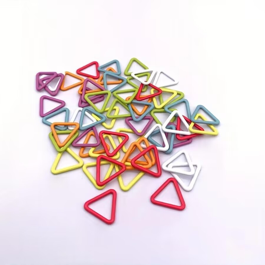 Triangle mixed color mark buckle